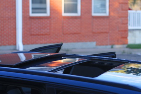 BMW M5 Touring Dual Sunroof