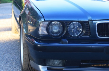 BMW M5 Touring Headlight Washers